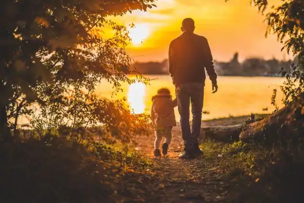 image of dad and child - parental alienation Worcester